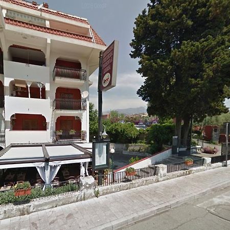 Baia Degli Dei Apartment Giardini Naxos Exterior photo